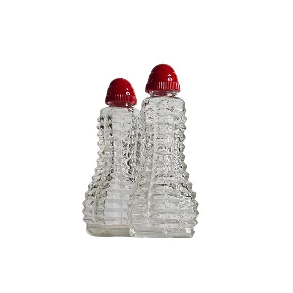 Vintage Waffle Pattern Salt & Pepper Shakers with Red Lids | Retro Kitchen - Picture 8 of 10